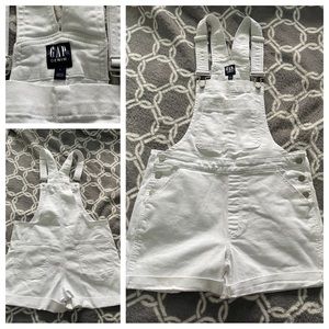 NWOT GAP overall shorts 🤍